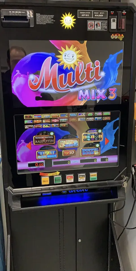 Merkur-Geldspielgerät mit Spielepaket Multi Mix 3